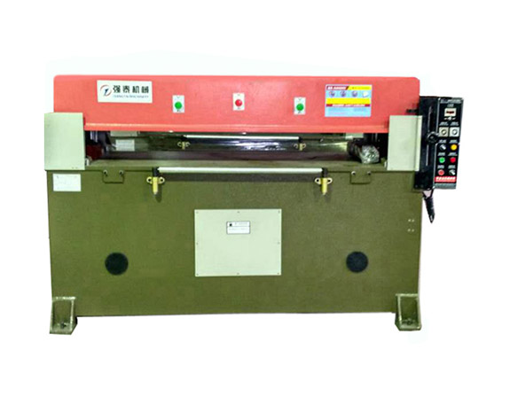 精密四柱液壓裁斷機